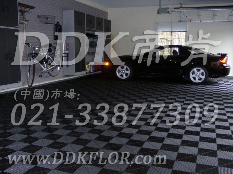 私人車庫地面鋪裝地板材料（22）_灰色組合樣板圖片,帝肯(DDK)_8100_C618（私人車庫地面材料）效果圖,別墅私家車庫裝修,車庫pvc地板,車庫地坪,車庫地墊,車庫地板,車庫地膠,車庫塑料地毯,車庫塑膠地板,車庫防滑墊